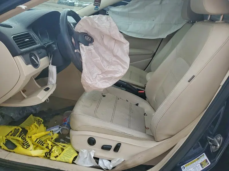 2014 VOLKSWAGEN PASSAT SE  