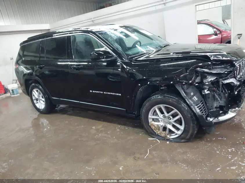 2025 JEEP GRAND CHEROKEE L LAREDO X 4X4