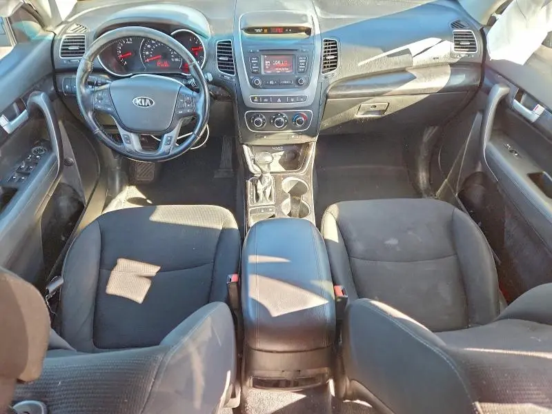 2015 KIA SORENTO LX  
