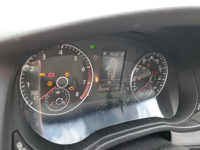 2013 VOLKSWAGEN PASSAT SE  