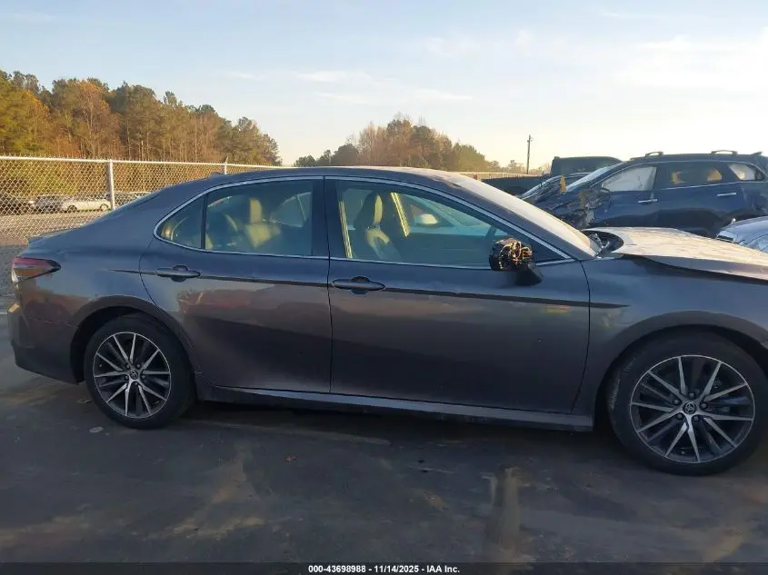 2023 TOYOTA CAMRY XLE