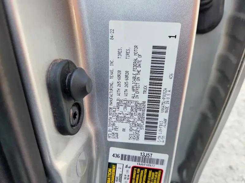 2022 TOYOTA TUNDRA SR5  