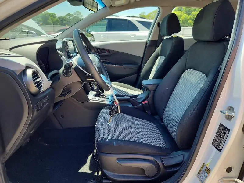 2021 HYUNDAI KONA SE  