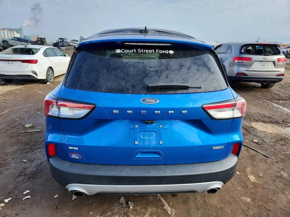2021 FORD ESCAPE SE  