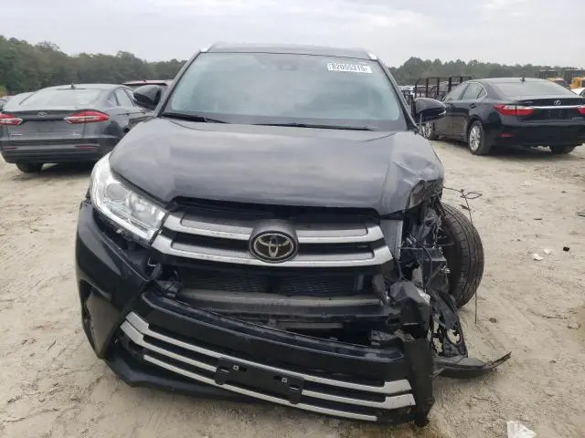 2019 TOYOTA HIGHLANDER SE  