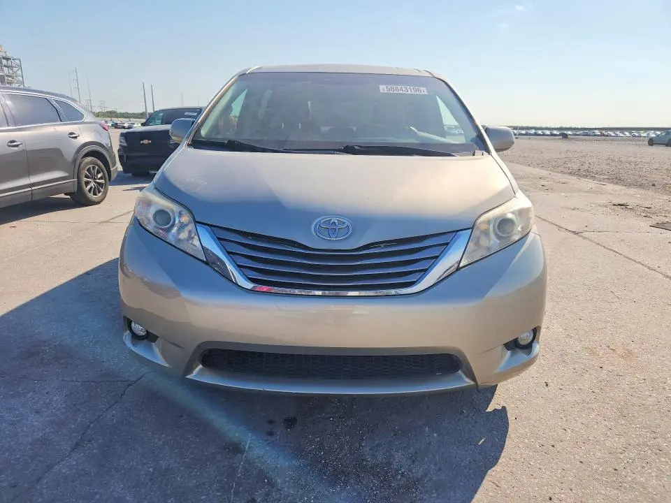 2015 TOYOTA SIENNA XLE 8-PASSENGER  