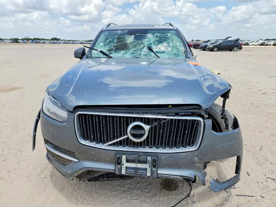 2018 VOLVO XC90 T6  