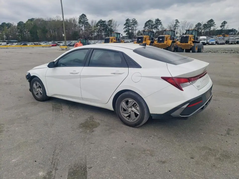 2025 HYUNDAI ELANTRA SE  