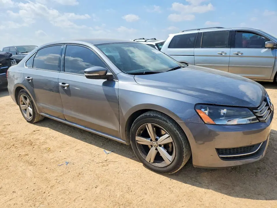 2014 VOLKSWAGEN PASSAT SE  