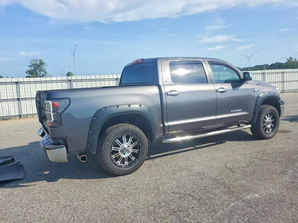 2011 TOYOTA TUNDRA CREWMAX SR5  