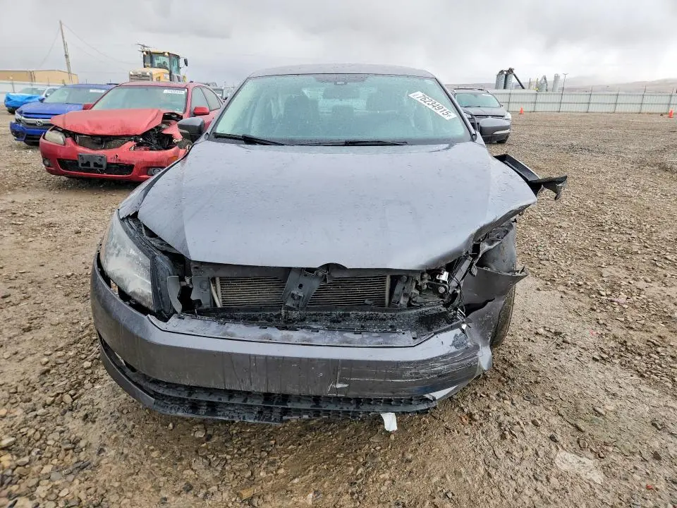 2015 VOLKSWAGEN PASSAT S  