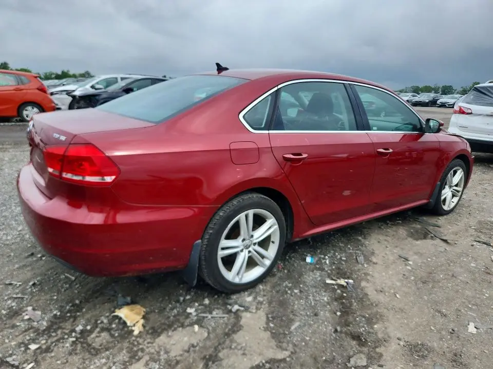 2015 VOLKSWAGEN PASSAT SE  