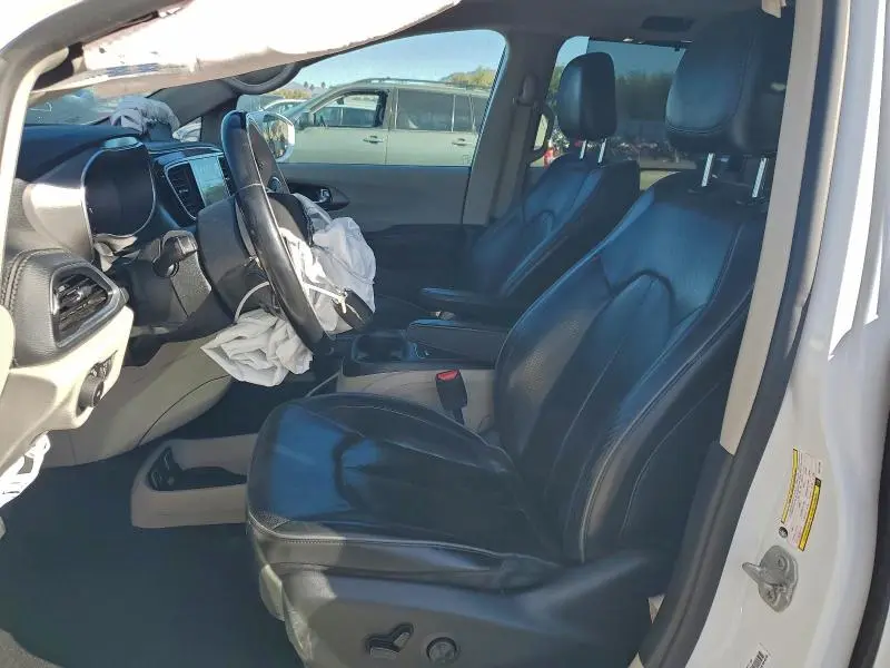 2019 CHRYSLER PACIFICA LIMITED  