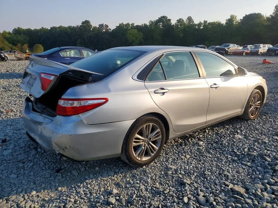 2016 TOYOTA CAMRY SE  