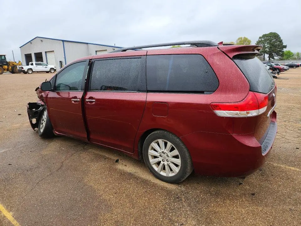 2014 TOYOTA SIENNA LIMITED 7-PASSENGER  