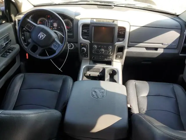 2016 RAM 1500 SLT