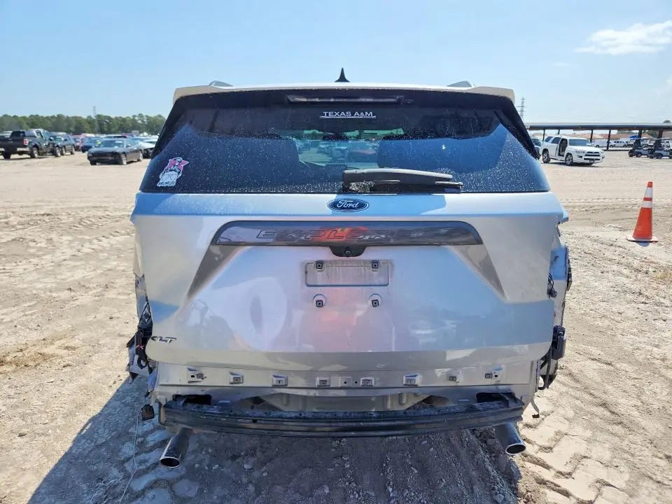 2022 FORD EXPLORER XLT  