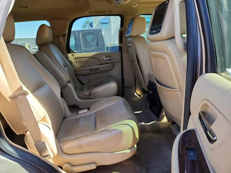2013 CADILLAC ESCALADE LUXURY  