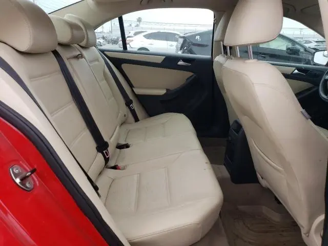 2012 VOLKSWAGEN JETTA SE  