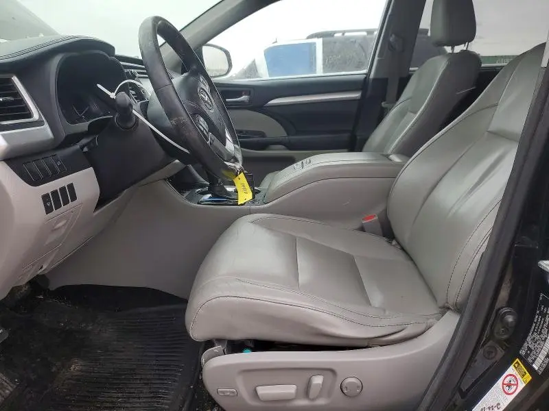 2015 TOYOTA HIGHLANDER XLE  