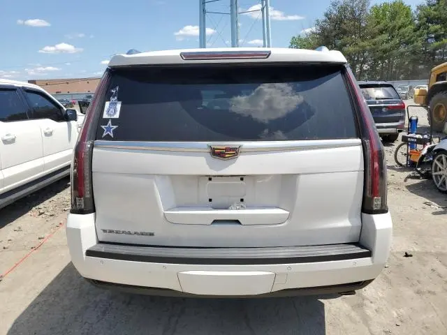 2019 CADILLAC ESCALADE LUXURY  