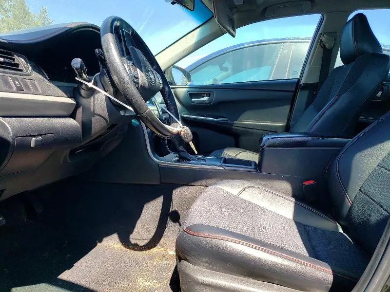 2015 TOYOTA CAMRY SE  