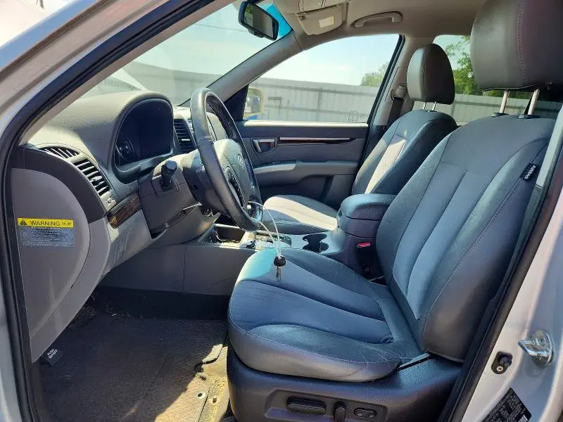 2010 HYUNDAI SANTA FE SE  