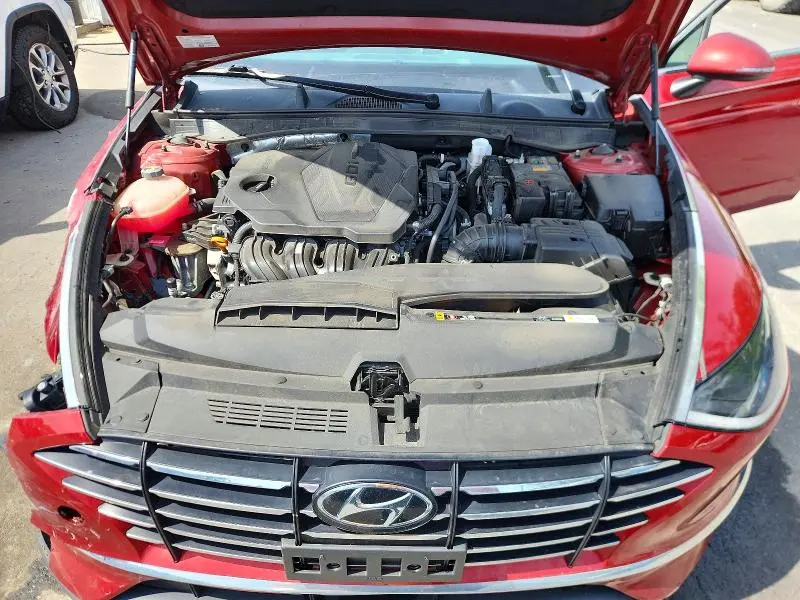 2023 HYUNDAI SONATA SE  