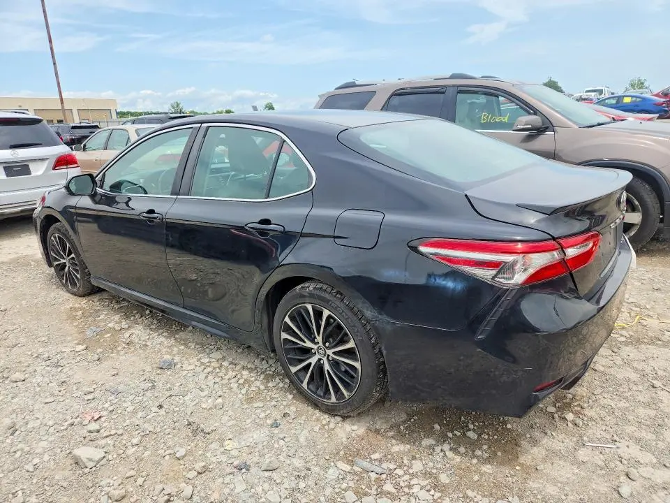 2018 TOYOTA CAMRY SE  