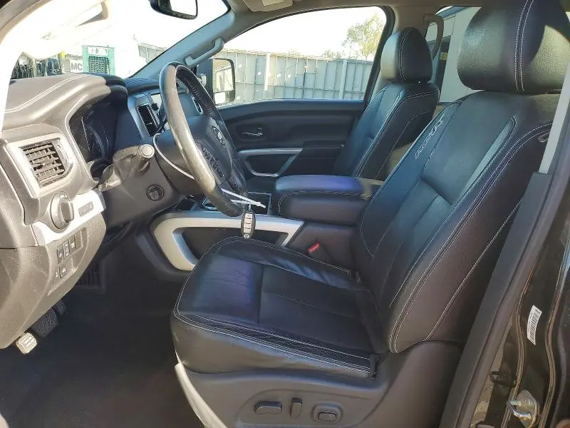 2017 NISSAN TITAN PRO-4X  
