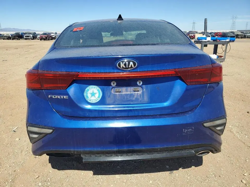 2021 KIA FORTE LXS  