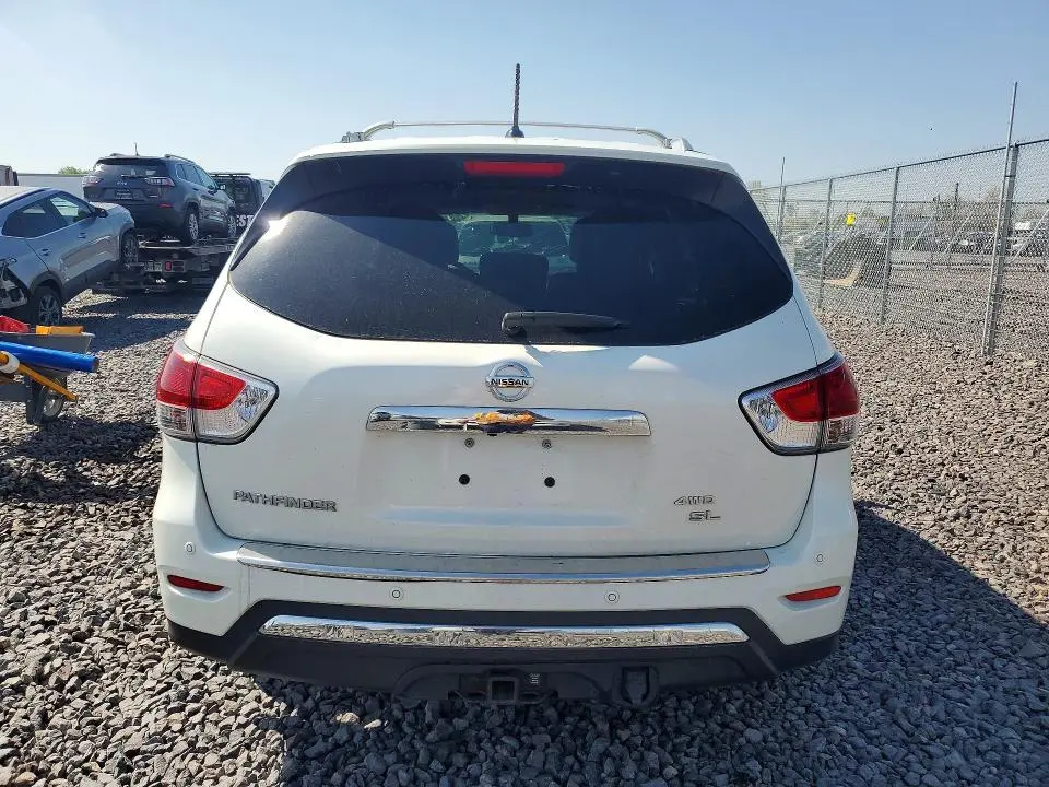2016 NISSAN PATHFINDER SL  