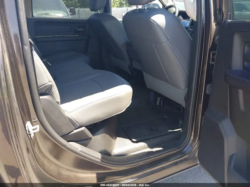 2017 RAM 1500 TRADESMAN  4X4 5'7 BOX