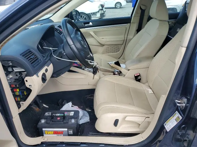 2010 VOLKSWAGEN JETTA LIMITED  