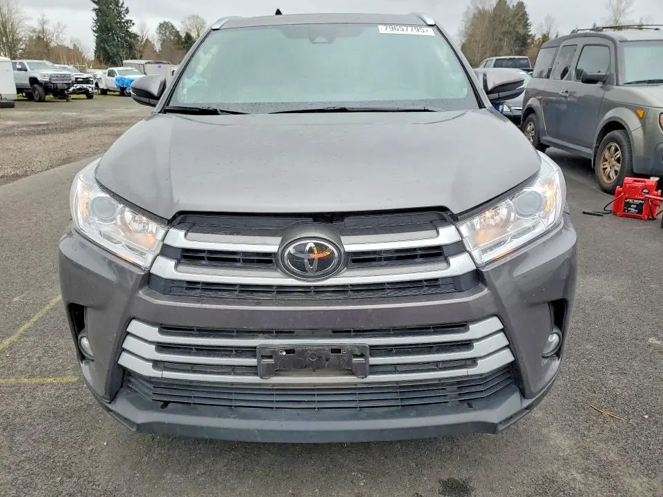 2017 TOYOTA HIGHLANDER XLE  