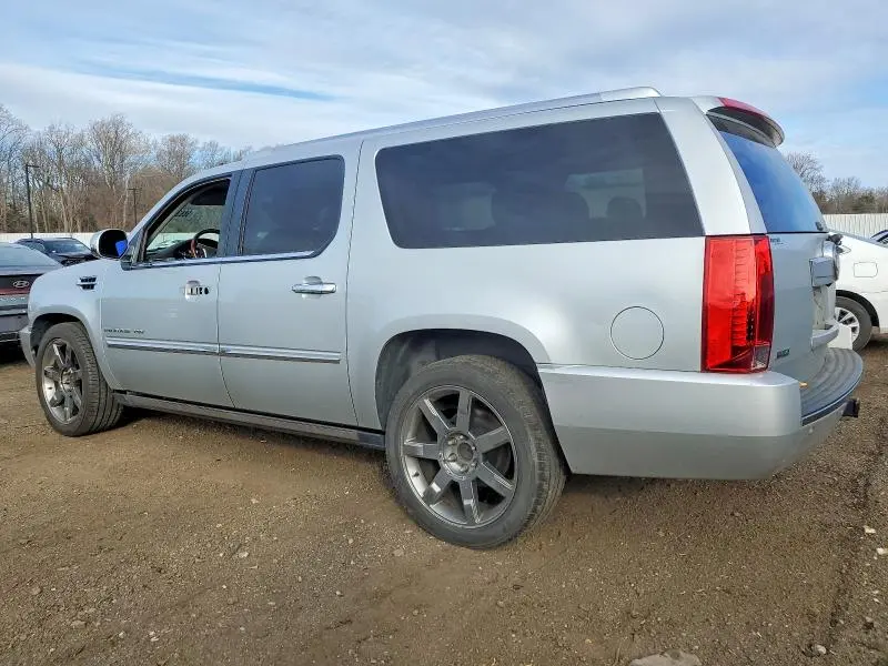2012 CADILLAC ESCALADE ESV LUXURY  
