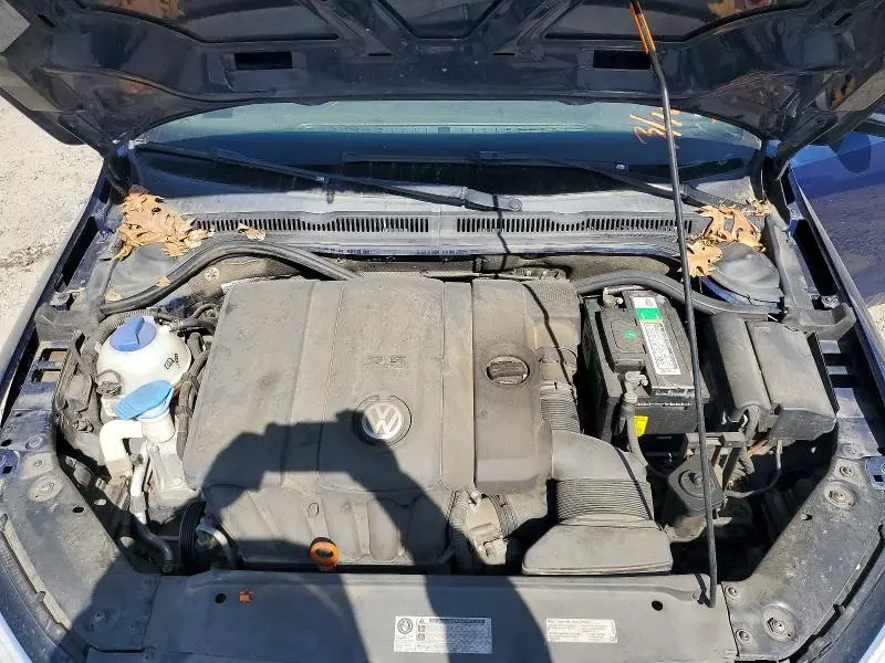 2012 VOLKSWAGEN JETTA SE  