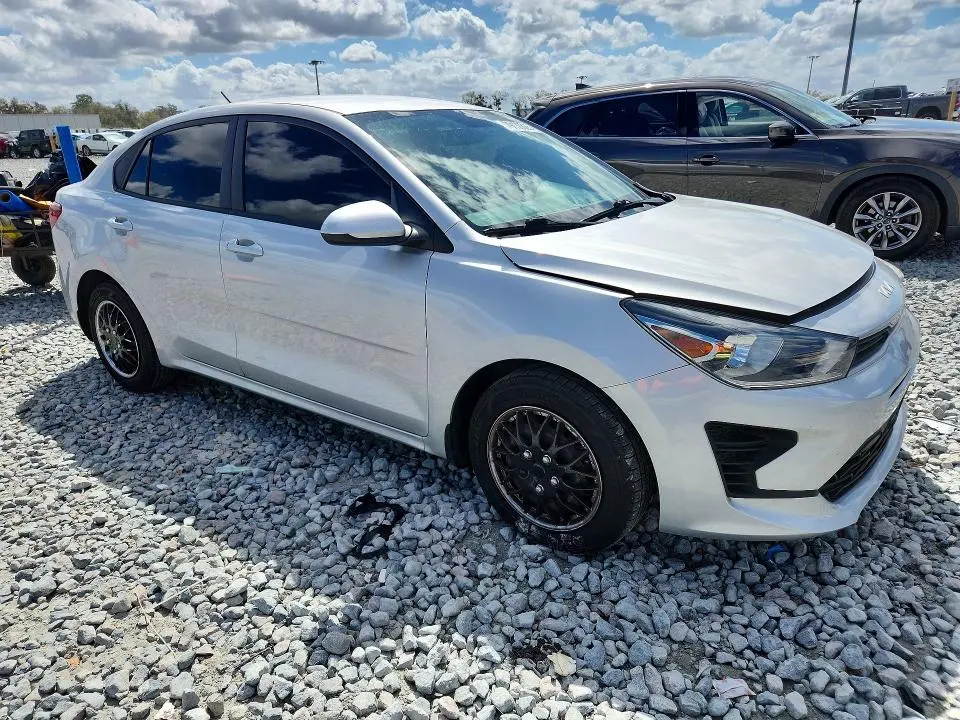 2022 KIA RIO LX  