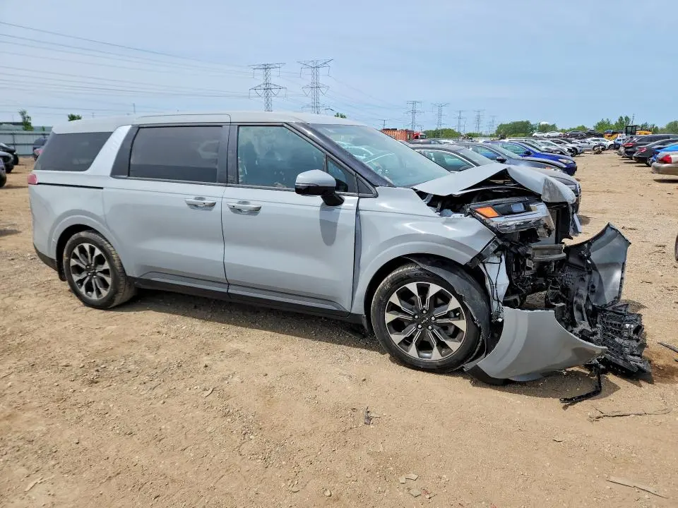 2023 KIA CARNIVAL EX  