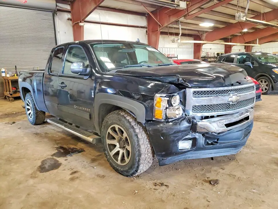 2011 CHEVROLET SILVERADO K1500 LT  