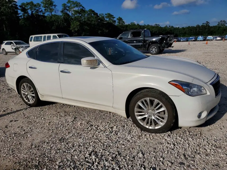 2011 INFINITI M37 X  