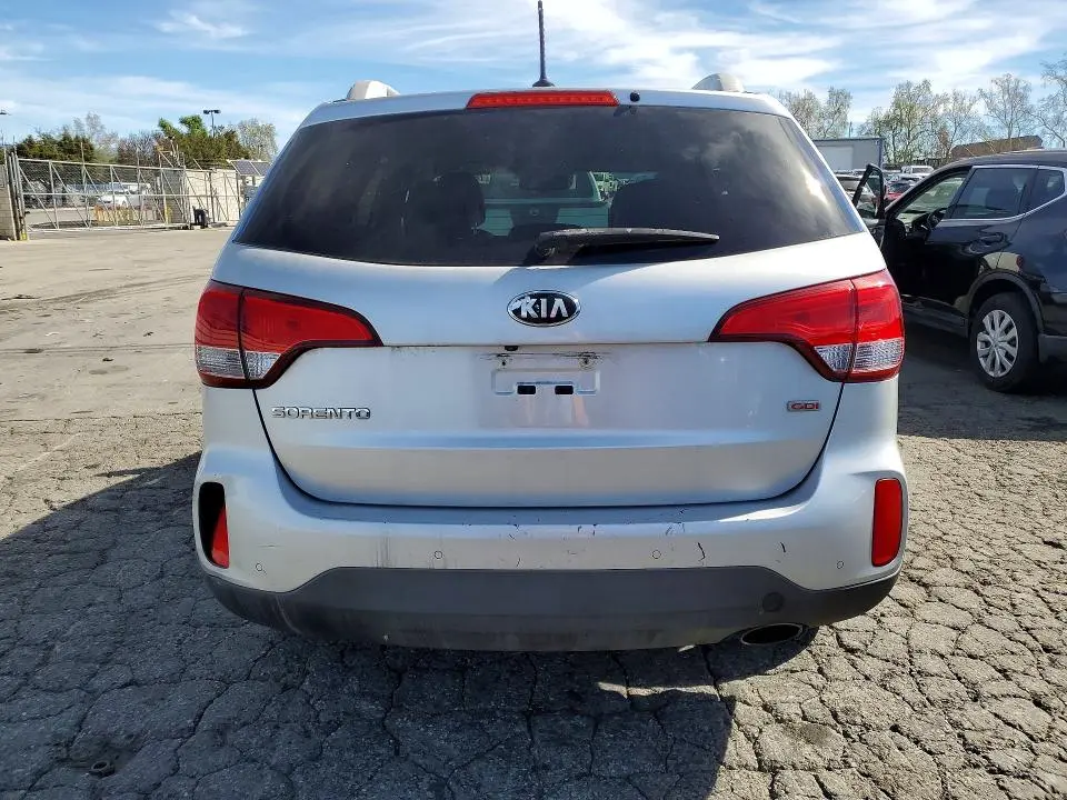 2015 KIA SORENTO LX  
