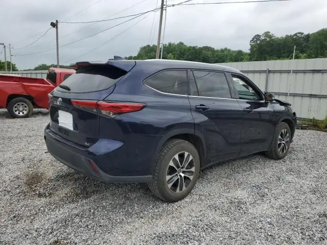 2022 TOYOTA HIGHLANDER XLE  
