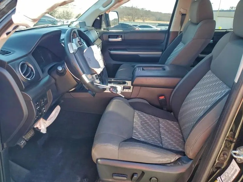 2018 TOYOTA TUNDRA CREWMAX SR5  