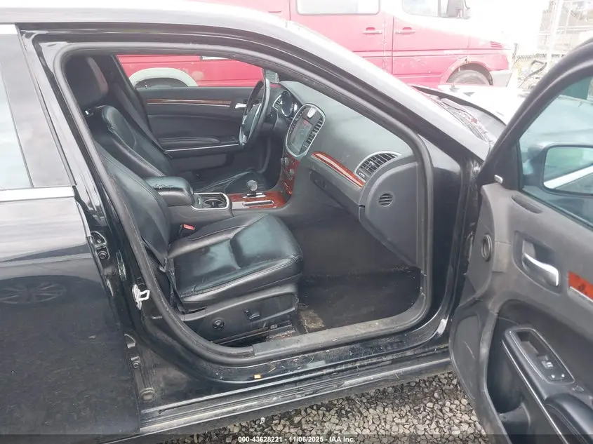 2012 CHRYSLER 300 LIMITED