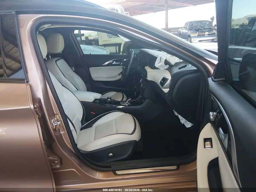 2017 INFINITI QX30 PREMIUM