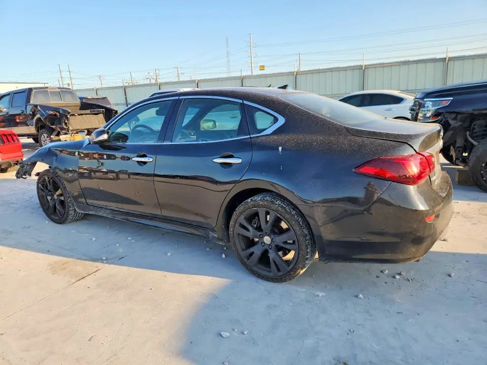 2015 INFINITI Q70 3.7  