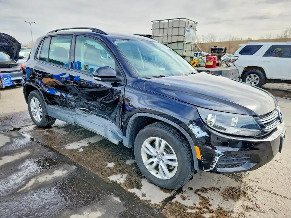 2016 VOLKSWAGEN TIGUAN S  