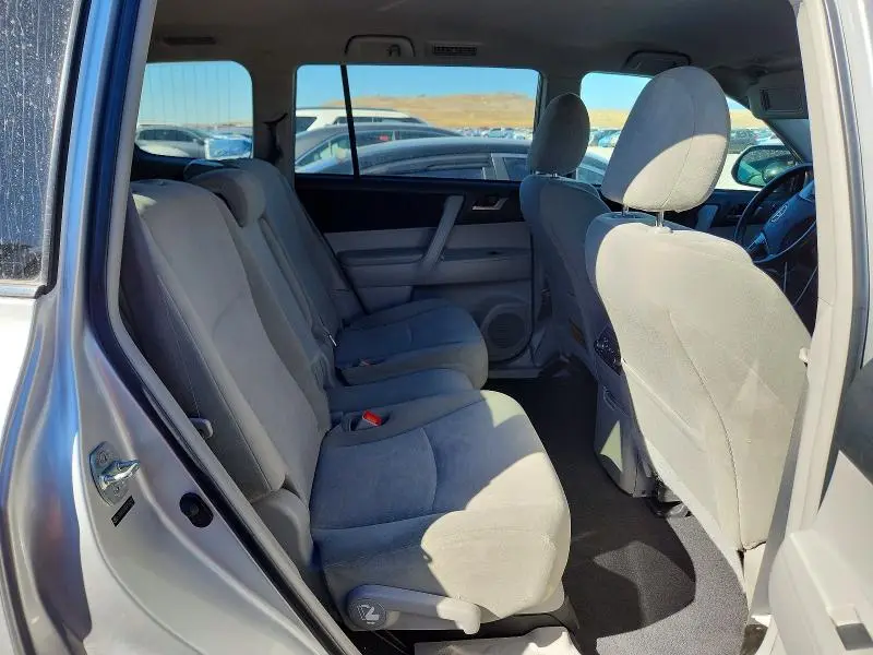 2013 TOYOTA HIGHLANDER PLUS  