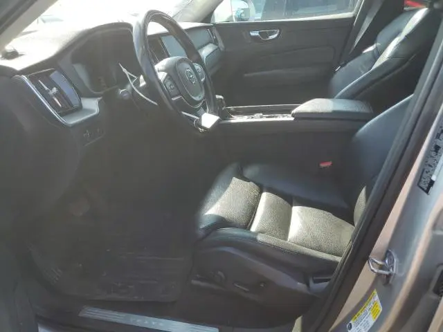 2019 VOLVO XC60 T6 MOMENTUM  